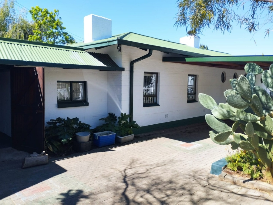 To Let 5 Bedroom Property for Rent in Waverley Free State